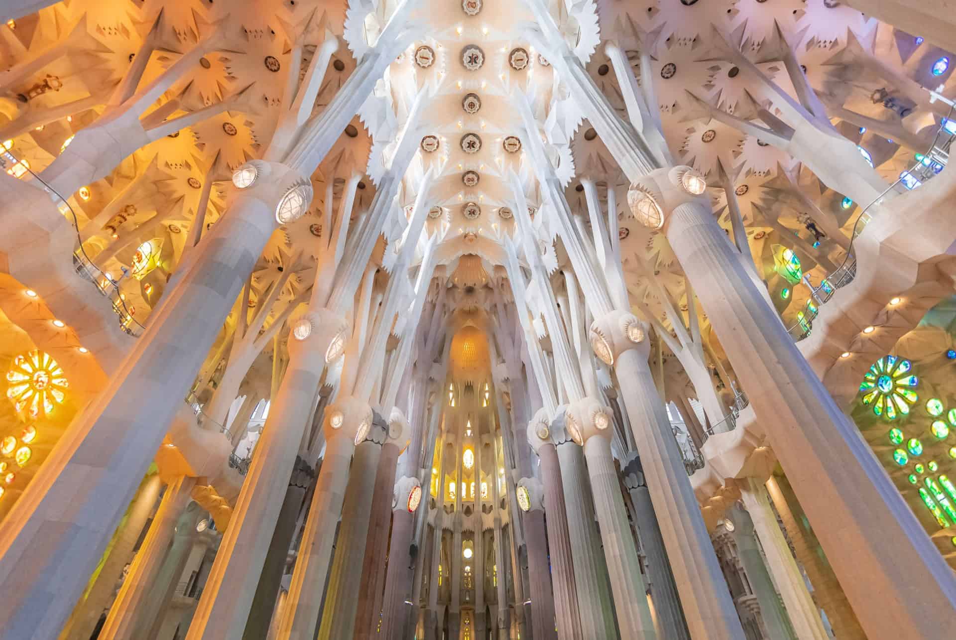 interieur de la sagrada familia interieur de la sagrada familia