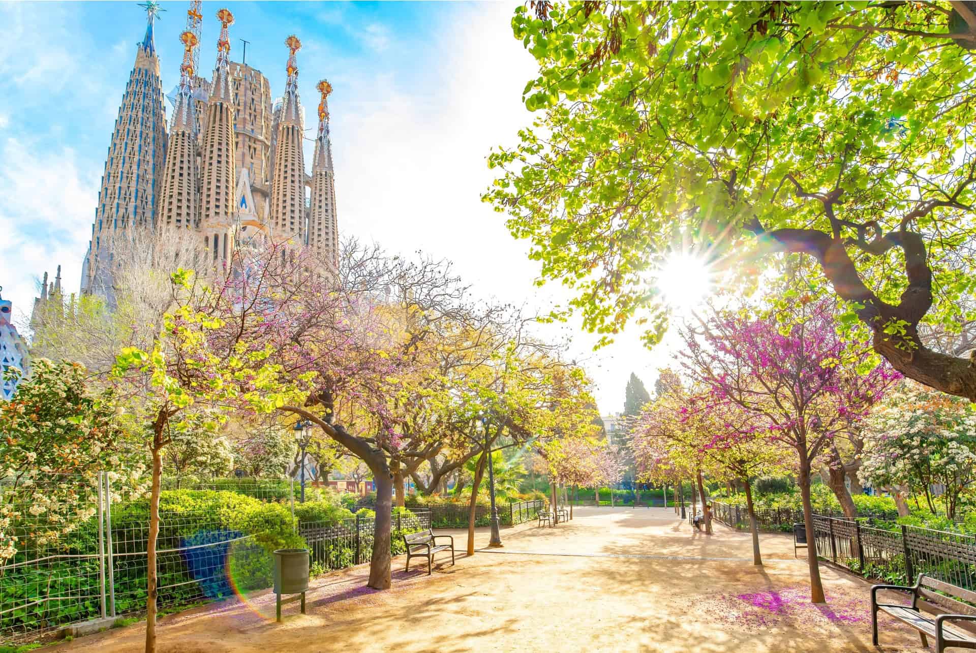 la sagrada familia de barcelone la sagrada familia de barcelone