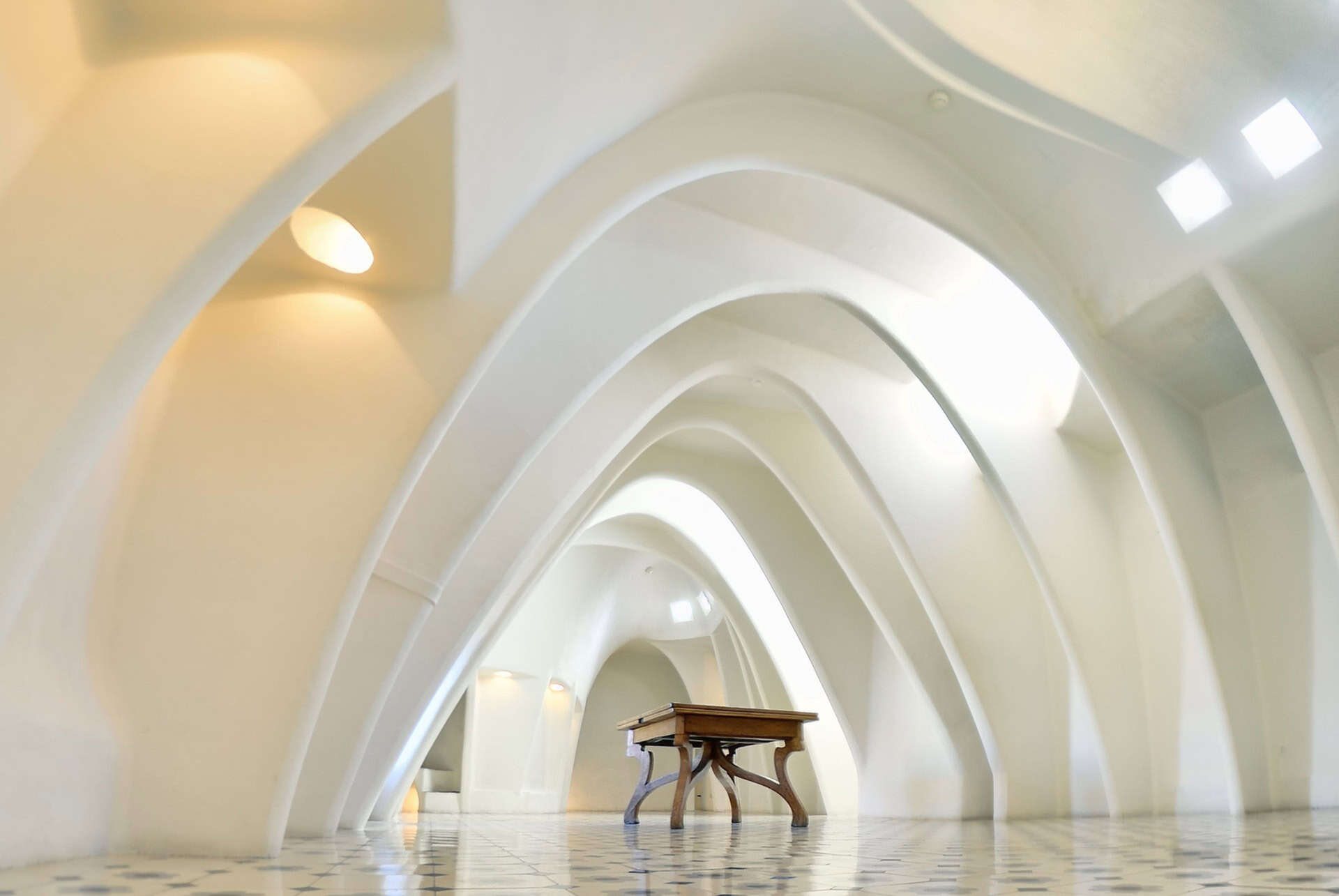 casa batllo interieur grenier casa batllo interieur grenier