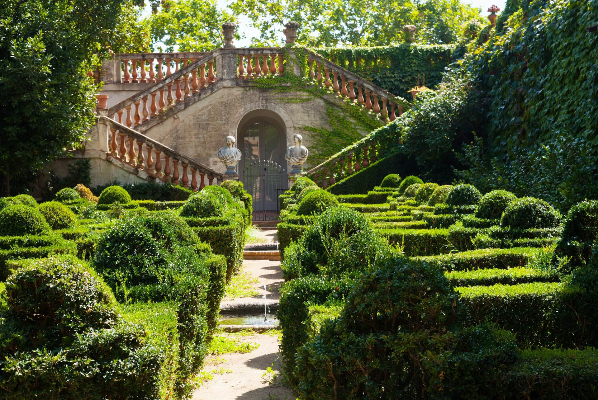 Laberint d’Horta barcelone en juillet Laberint d’Horta barcelone en juillet