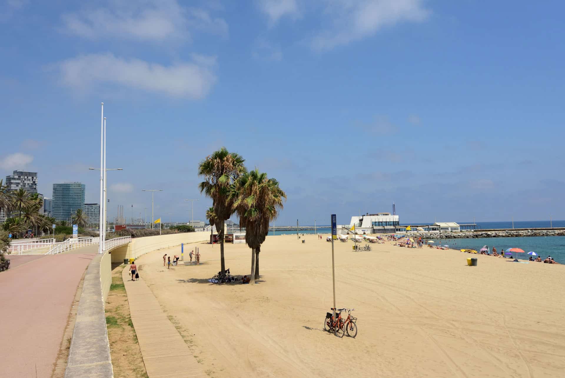 Playa de Mar Bella barcelone en juillet Playa de Mar Bella barcelone en juillet
