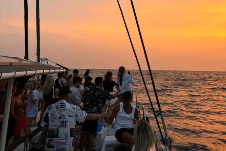 Croisière en catamaran au coucher de soleil