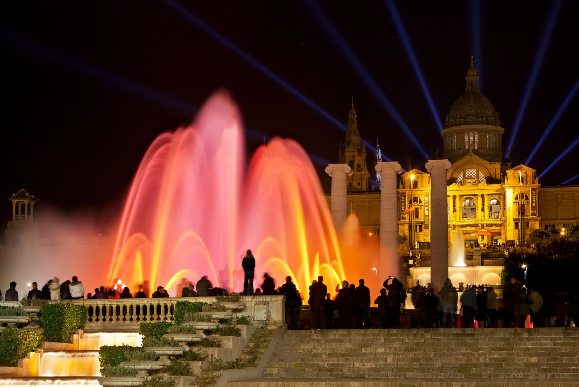 la fontaine magique de montjuic la fontaine magique de montjuic