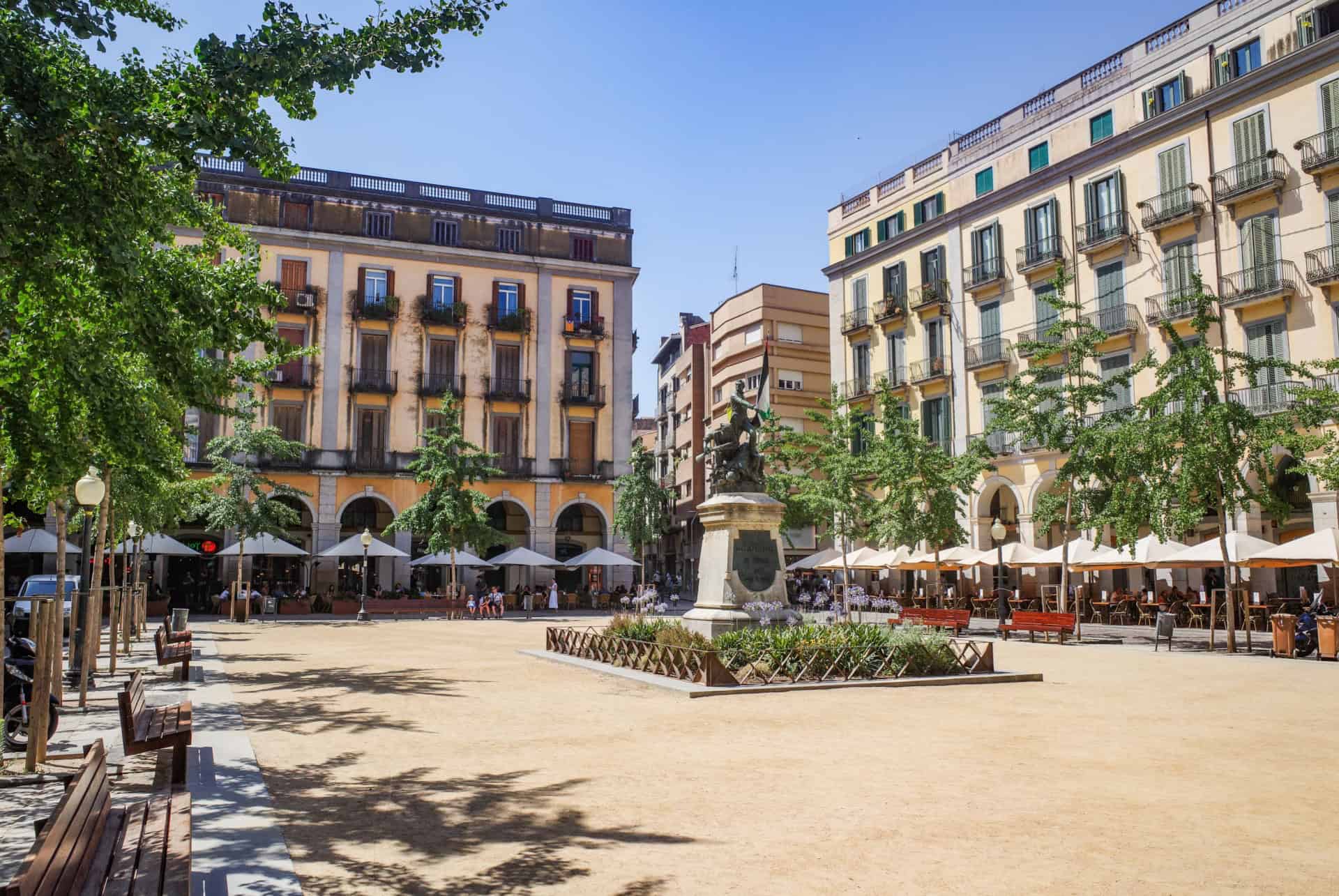 place de l'independance gerone place de l'independance visiter gerone depuis barcelone